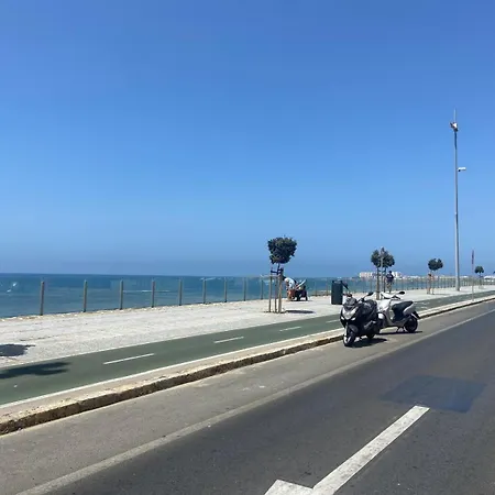 A Pie De Playa * Кадис